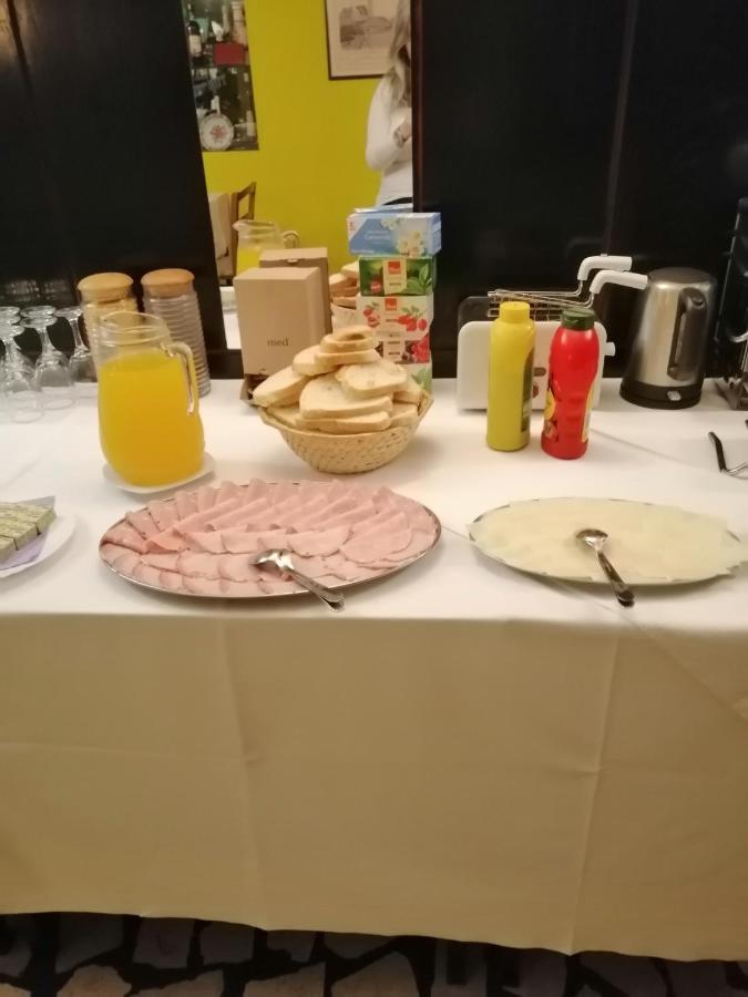 빌로비티카 Sulentic Sobe I Restoran B&B 외부 사진